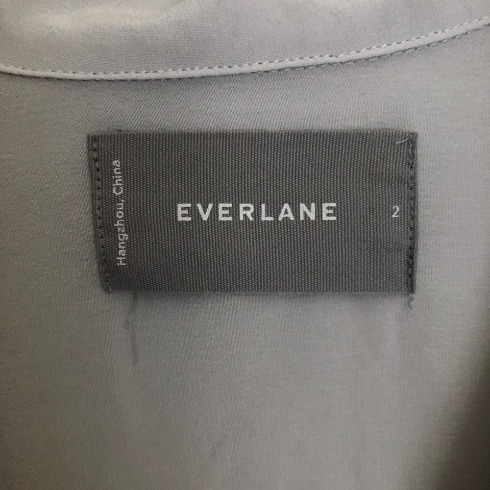 Everlane Gray Silk Button Down Short Sleeve Sz 2 - Picture 6 of 7